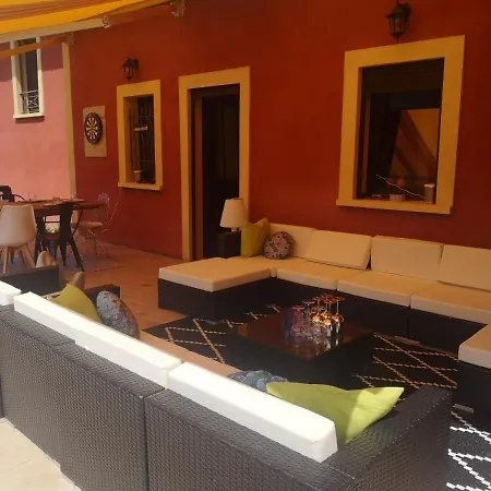 VILLA AVEC PISCINE à 15 min de LYON * Saint-Symphorien-dʼOzon