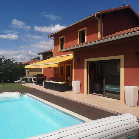 VILLA AVEC PISCINE à 15 min de LYON Saint-Symphorien-dʼOzon